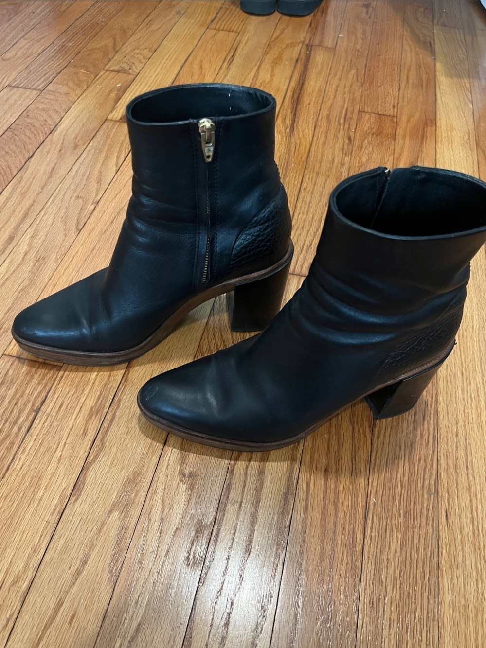 Alexander Wang Black Leather Women's HeelAnkle Boots with Side Zip and wood base